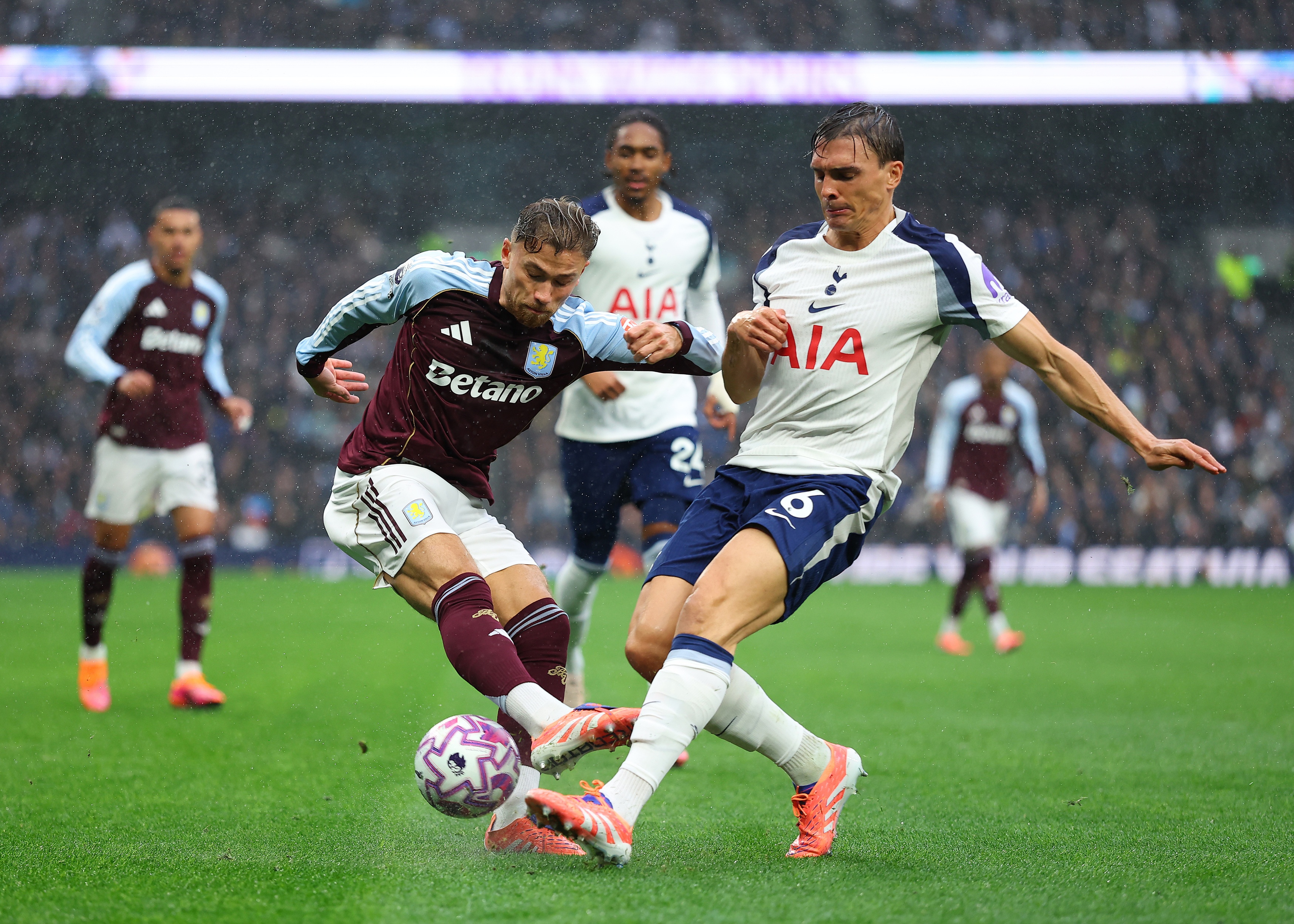 开云体育入口-另寻下家？图片报：热刺和罗马预计不会买断帕利尼亚和萨拉戈萨